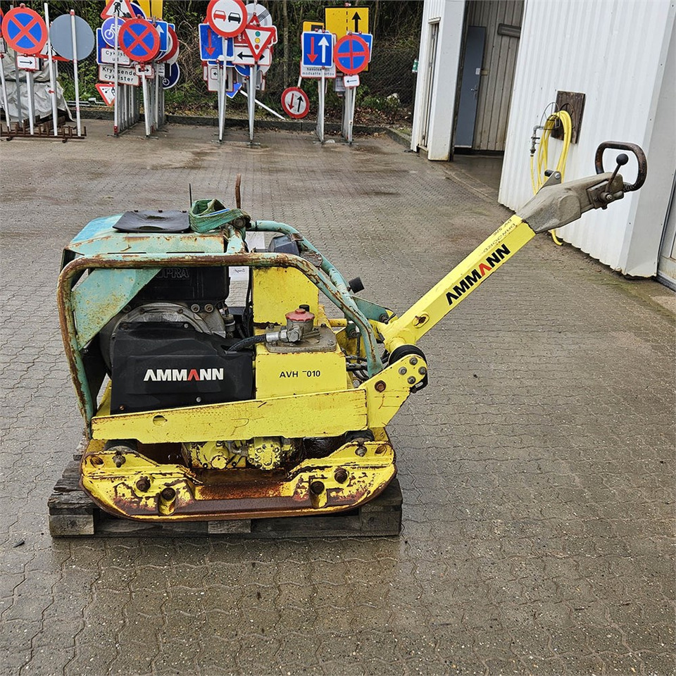 Ammann AVH 7010 - لوحة اهتزازية: صورة 2 Ammann AVH 7010 - لوحة اهتزازية: صورة 2
