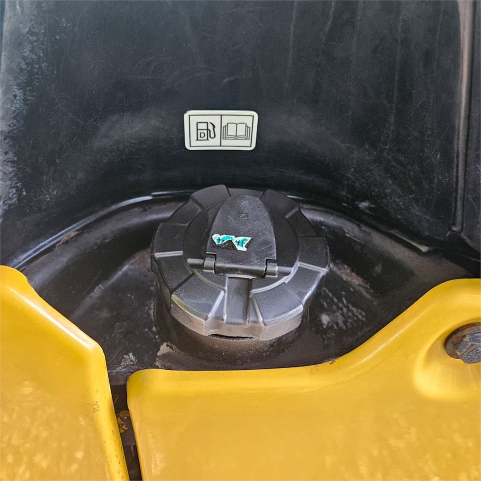 Caterpillar 301.8 Caterpillar 301.8: صورة 37 Caterpillar 301.8 Caterpillar 301.8: صورة 37