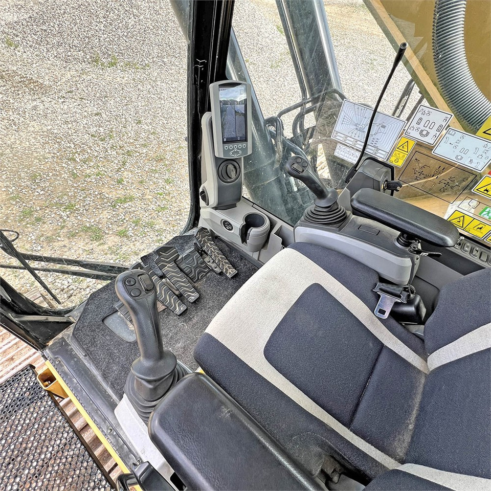 حفار زحاف Caterpillar 352 F LRE: صورة 27