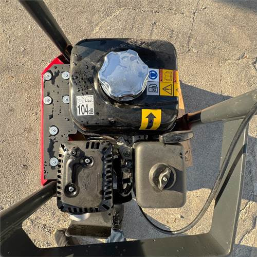 Chicago Pneumatic KMR11 - لوحة اهتزازية: صورة 5 Chicago Pneumatic KMR11 - لوحة اهتزازية: صورة 5