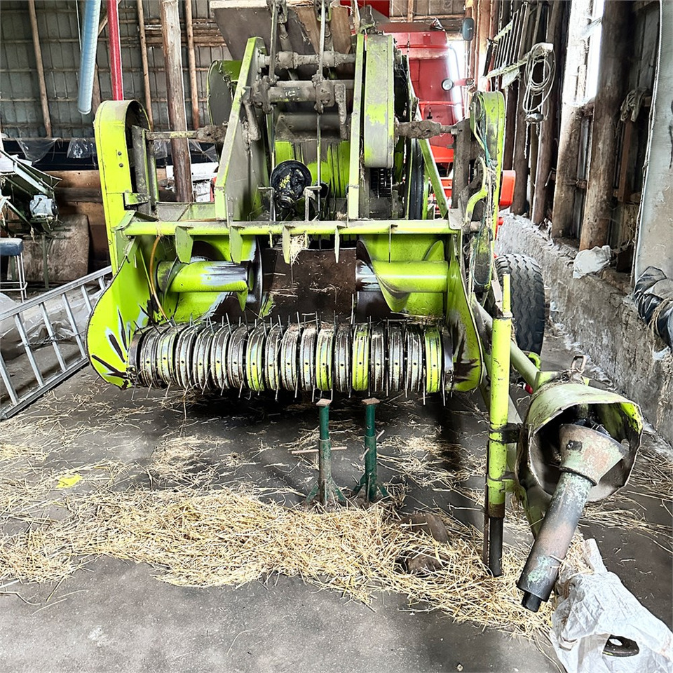 Claas Maximum - معدات تيبيس التبن: صورة 2 Claas Maximum - معدات تيبيس التبن: صورة 2
