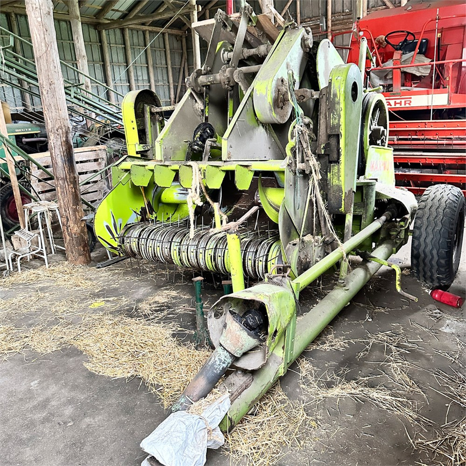 Claas Maximum - معدات تيبيس التبن: صورة 1 Claas Maximum - معدات تيبيس التبن: صورة 1