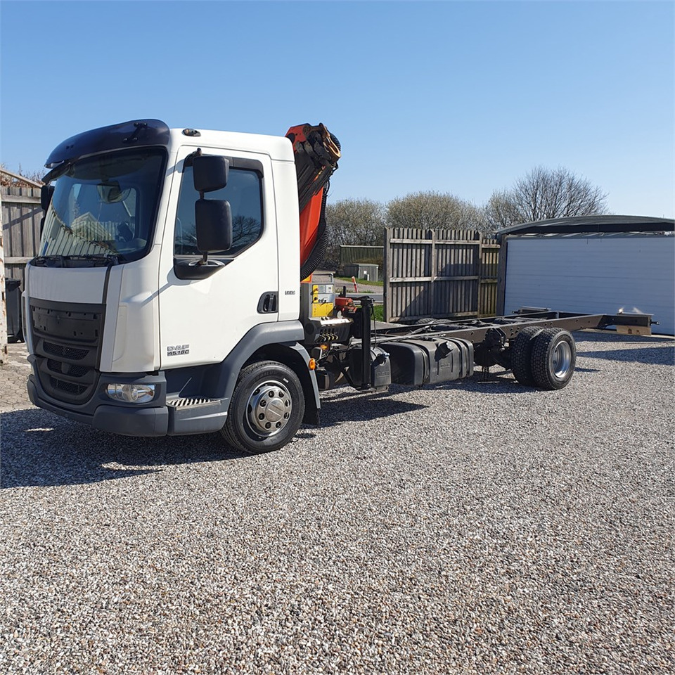 DAF 45.180 - شاحنة هيكل كابينة, شاحنة كرين: صورة 1 DAF 45.180 - شاحنة هيكل كابينة, شاحنة كرين: صورة 1