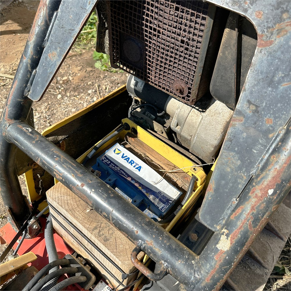 لوحة اهتزازية Dynapac LG500: صورة 17 لوحة اهتزازية Dynapac LG500: صورة 17