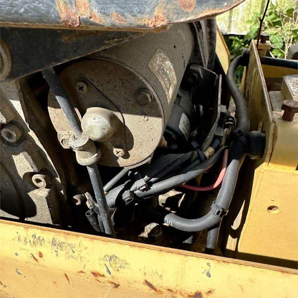 لوحة اهتزازية Dynapac LG500: صورة 12 لوحة اهتزازية Dynapac LG500: صورة 12