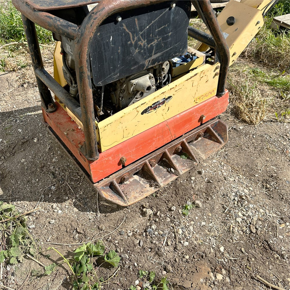 لوحة اهتزازية Dynapac LG500: صورة 13 لوحة اهتزازية Dynapac LG500: صورة 13