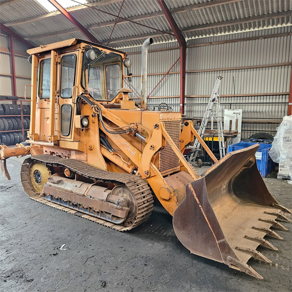 Fiat-Allis 571 FL7 B - اللودر المجنزر: صورة 1 Fiat-Allis 571 FL7 B - اللودر المجنزر: صورة 1