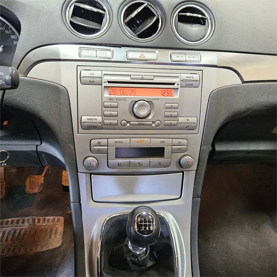 سيارة دفع رباعي Ford S-Max: صورة 8