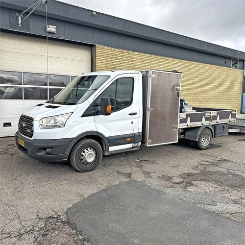 Ford Transit 2.2 TDCi (155HK) Chassis RWD Man - شاحنات مسطحة: صورة 1 Ford Transit 2.2 TDCi (155HK) Chassis RWD Man - شاحنات مسطحة: صورة 1