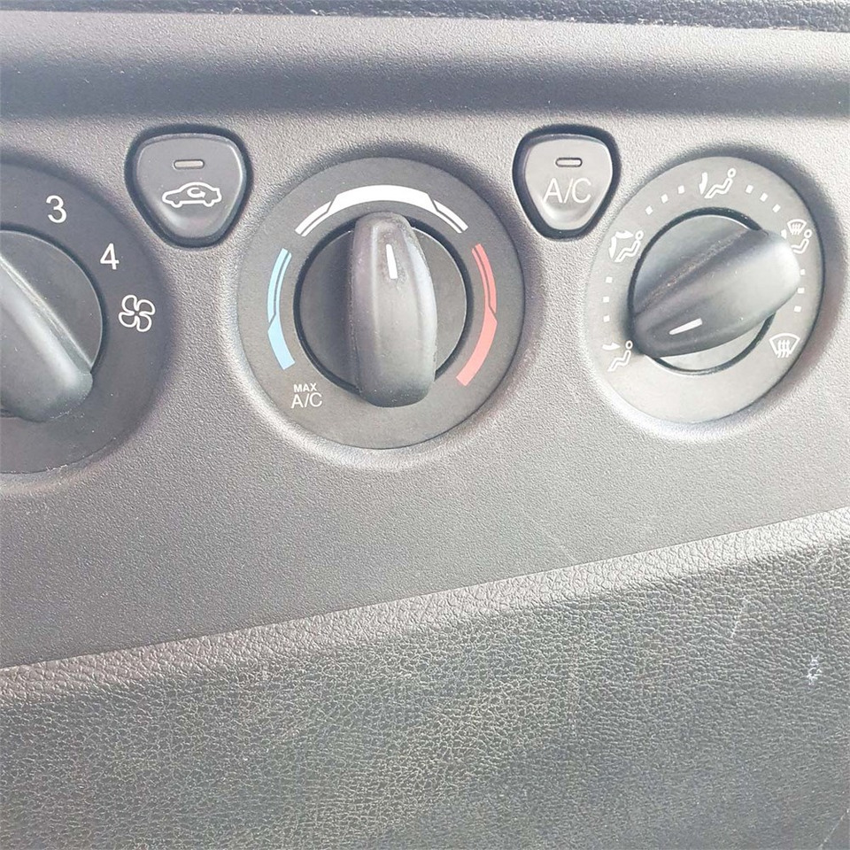 فان Ford Transit 350 L2h2 - 2.2.TDCI: صورة 21 فان Ford Transit 350 L2h2 - 2.2.TDCI: صورة 21