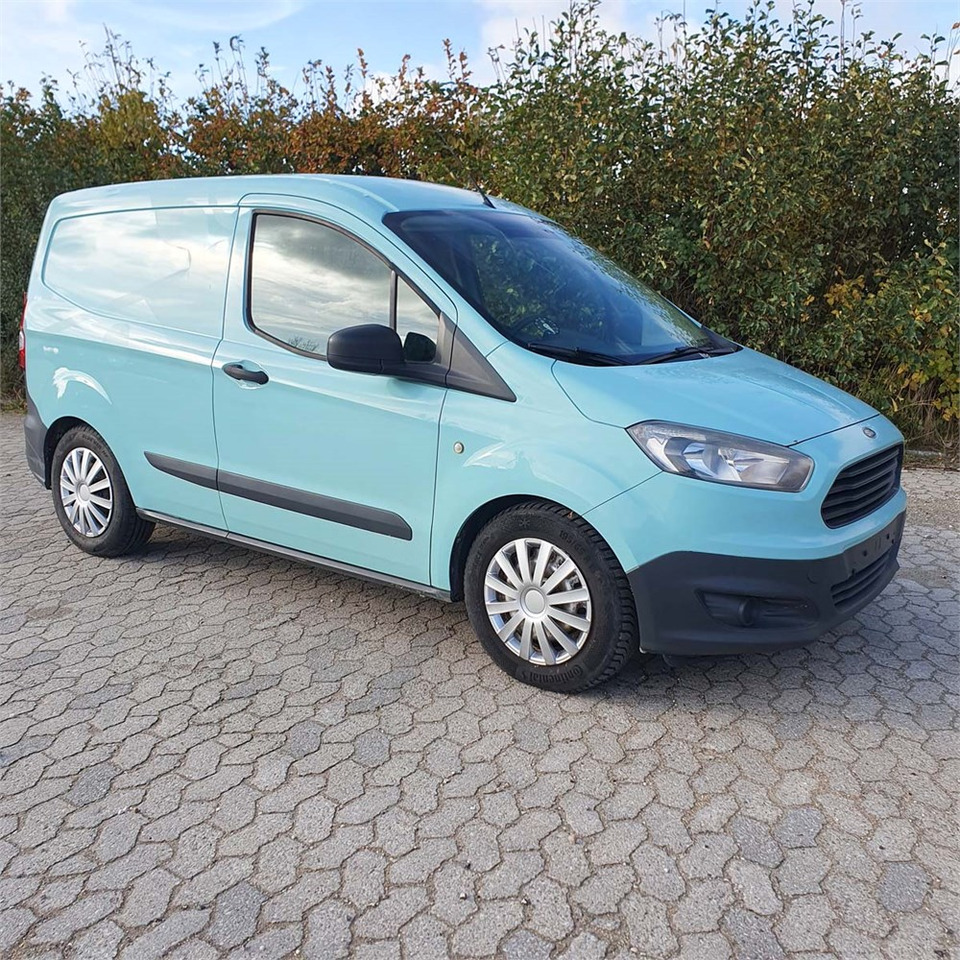 فان المدمجة Ford Transit Courier 1,0 Ecoboost: صورة 6