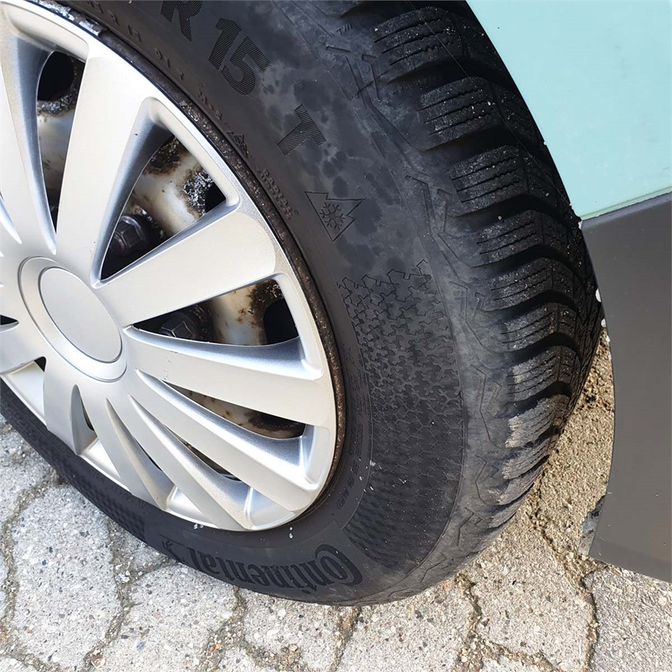 فان المدمجة Ford Transit Courier 1,0 Ecoboost: صورة 22