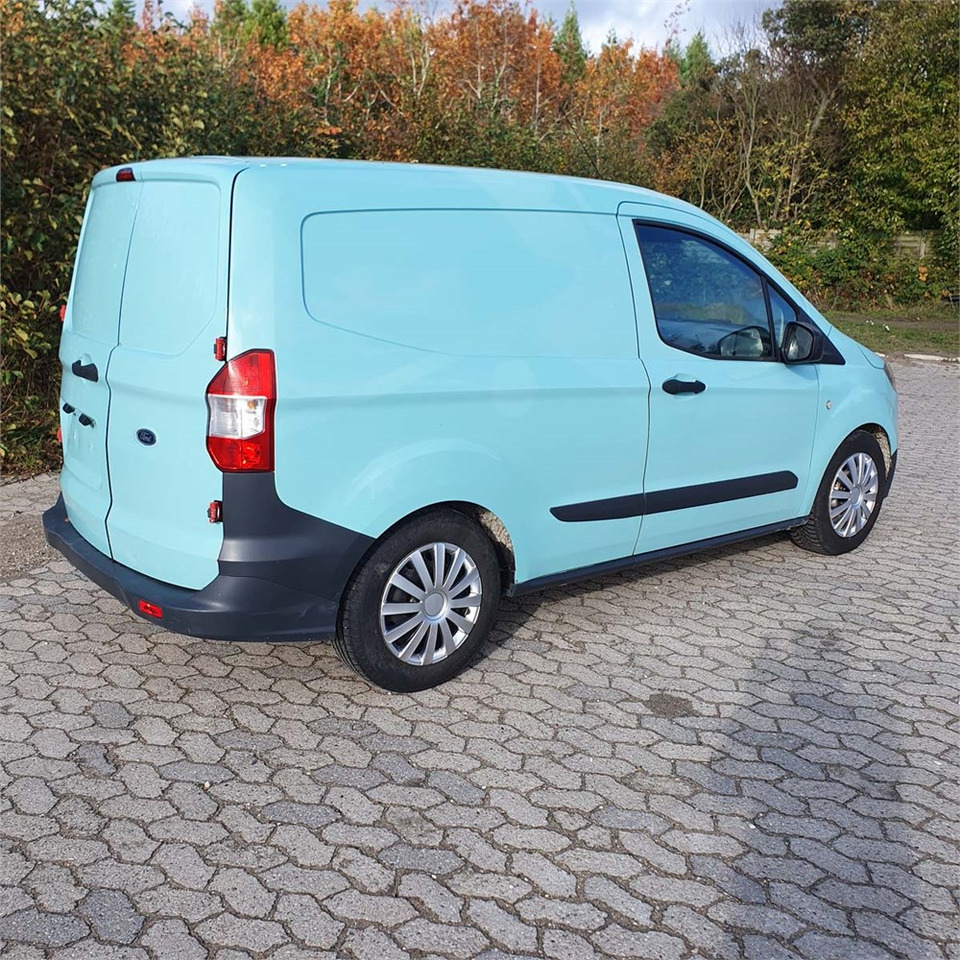 فان المدمجة Ford Transit Courier 1,0 Ecoboost: صورة 8
