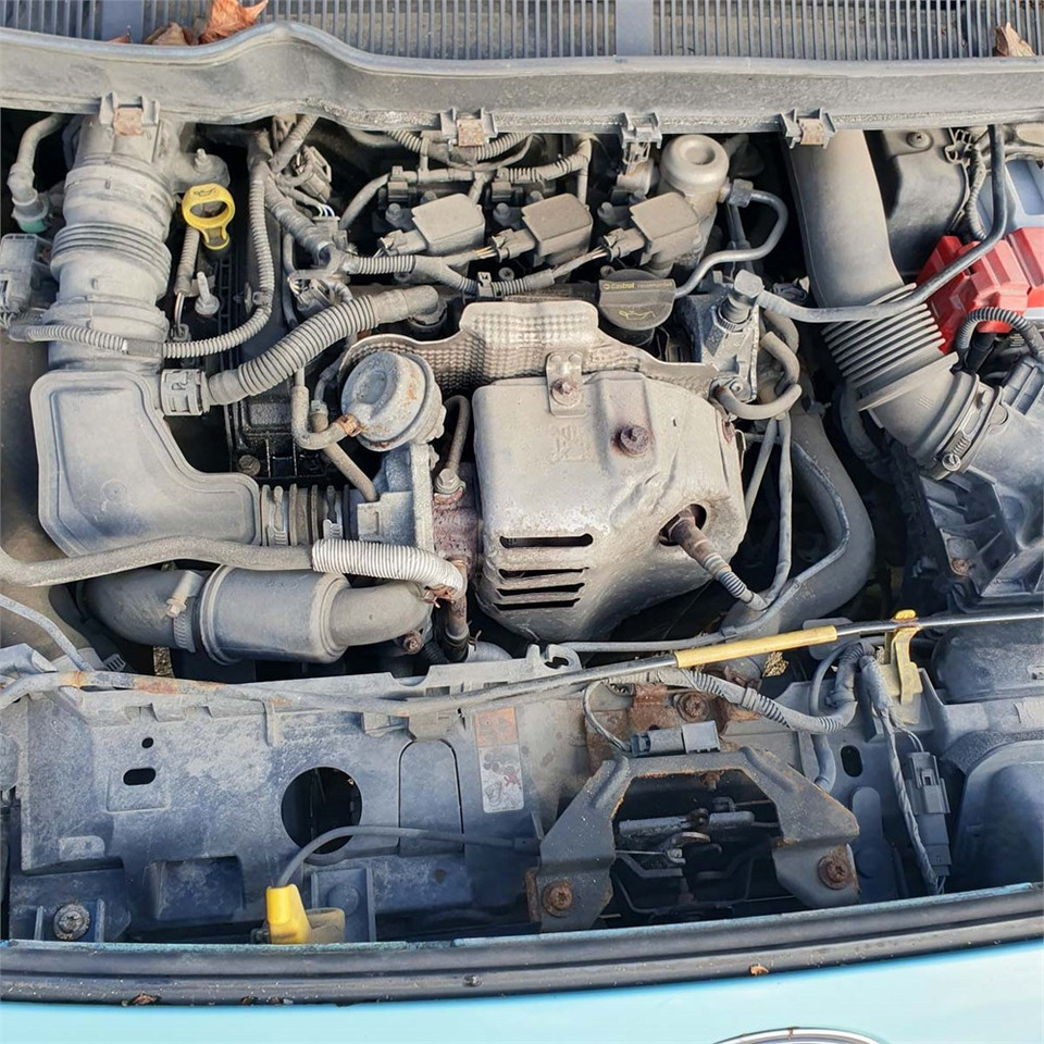 فان المدمجة Ford Transit Courier 1,0 Ecoboost: صورة 20