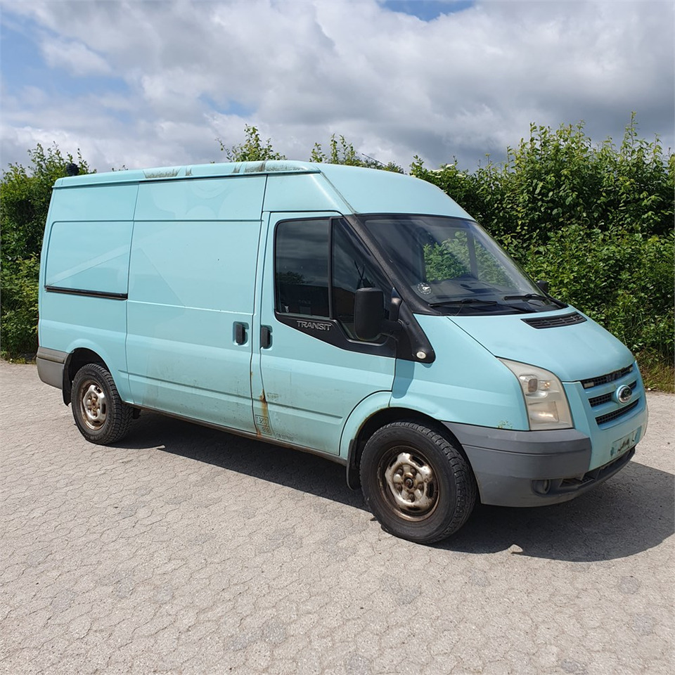 Ford Transit Van 2,4 Tdci 350m Rwd - فان: صورة 4 Ford Transit Van 2,4 Tdci 350m Rwd - فان: صورة 4