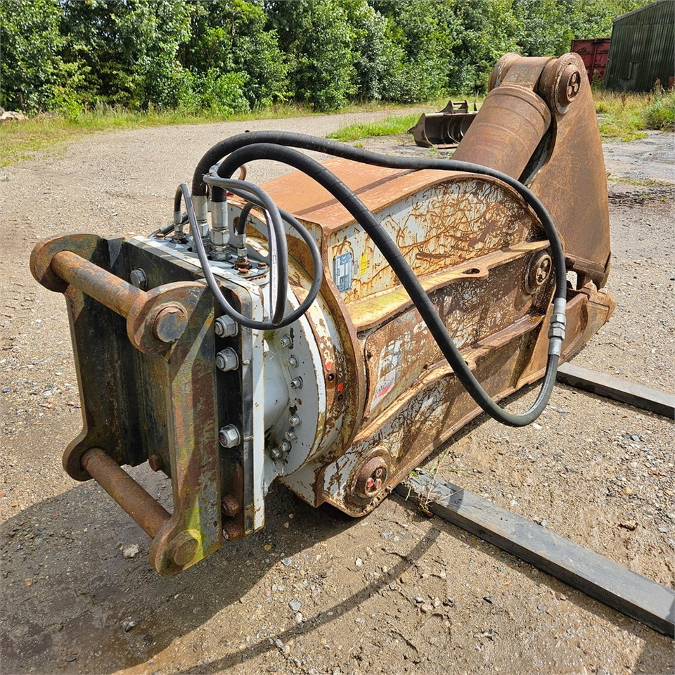 Furukawa VM25-ER - مقص الهدم - حفارة: صورة 4 Furukawa VM25-ER - مقص الهدم - حفارة: صورة 4