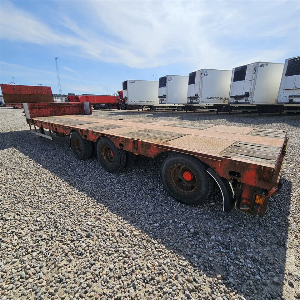 HRD Flatbed - نصف مقطورة مسطحة: صورة 1 HRD Flatbed - نصف مقطورة مسطحة: صورة 1