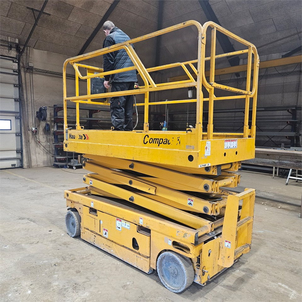 Haulotte Ciseaux Compact 10 - رافعة هيدروليكية مقصية: صورة 3 Haulotte Ciseaux Compact 10 - رافعة هيدروليكية مقصية: صورة 3