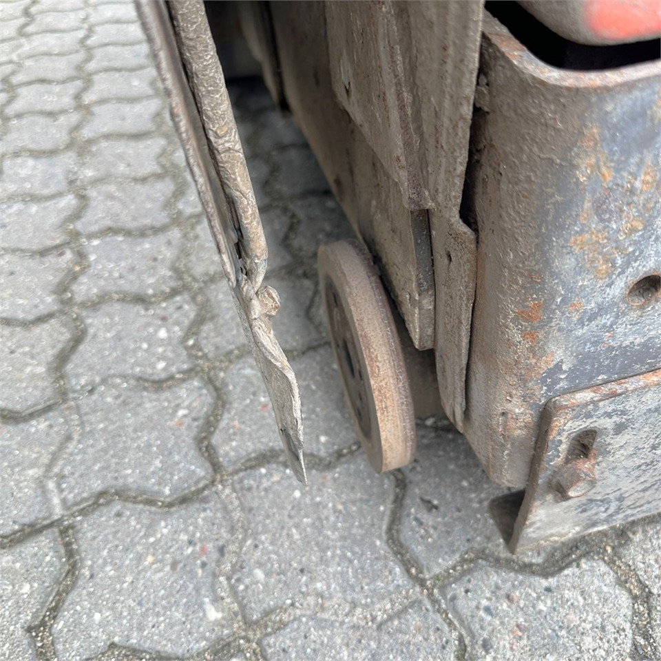 معدات الخرسانة Husqvarna FS7000 D: صورة 23