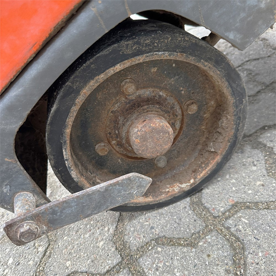 معدات الخرسانة Husqvarna FS7000 D: صورة 24