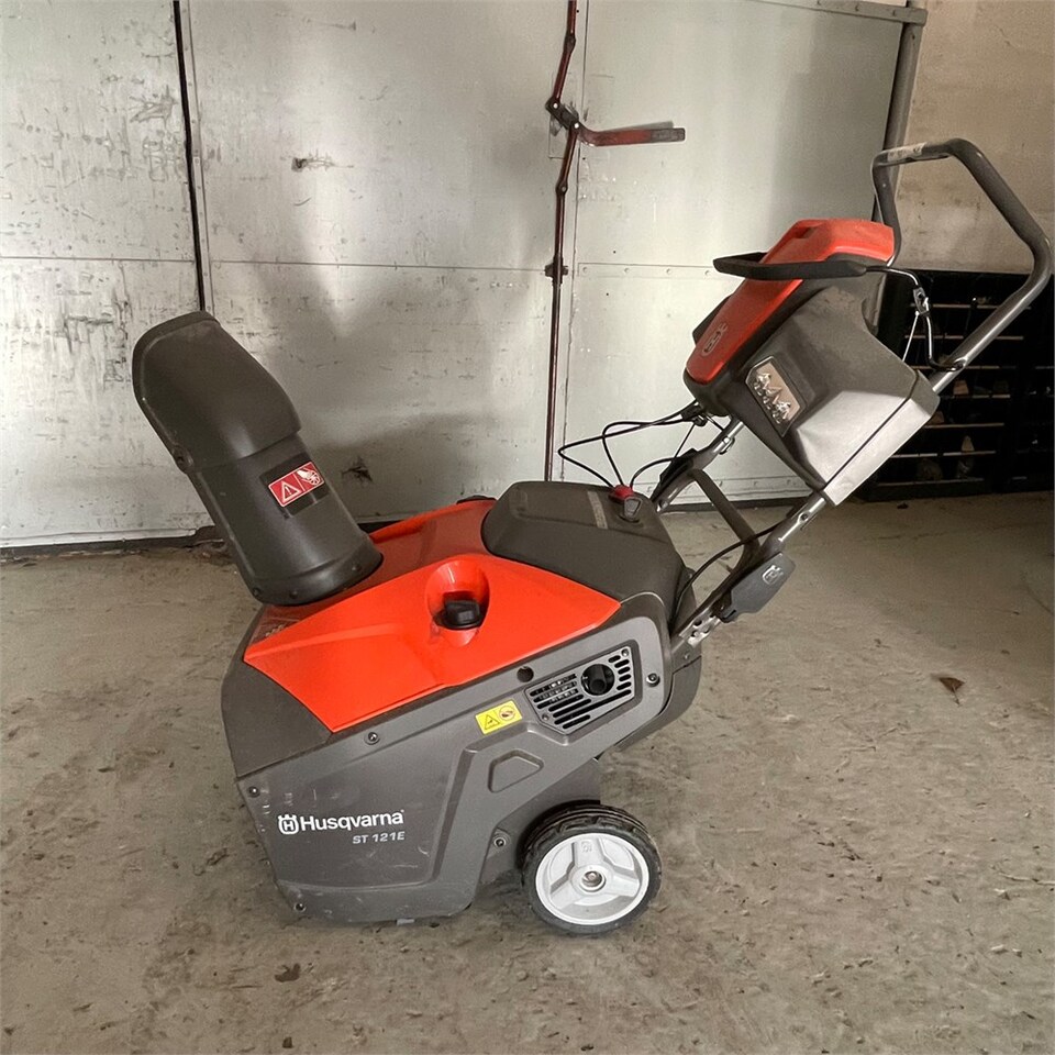 Husqvarna ST 121 E - معدات الحدائق: صورة 2 Husqvarna ST 121 E - معدات الحدائق: صورة 2