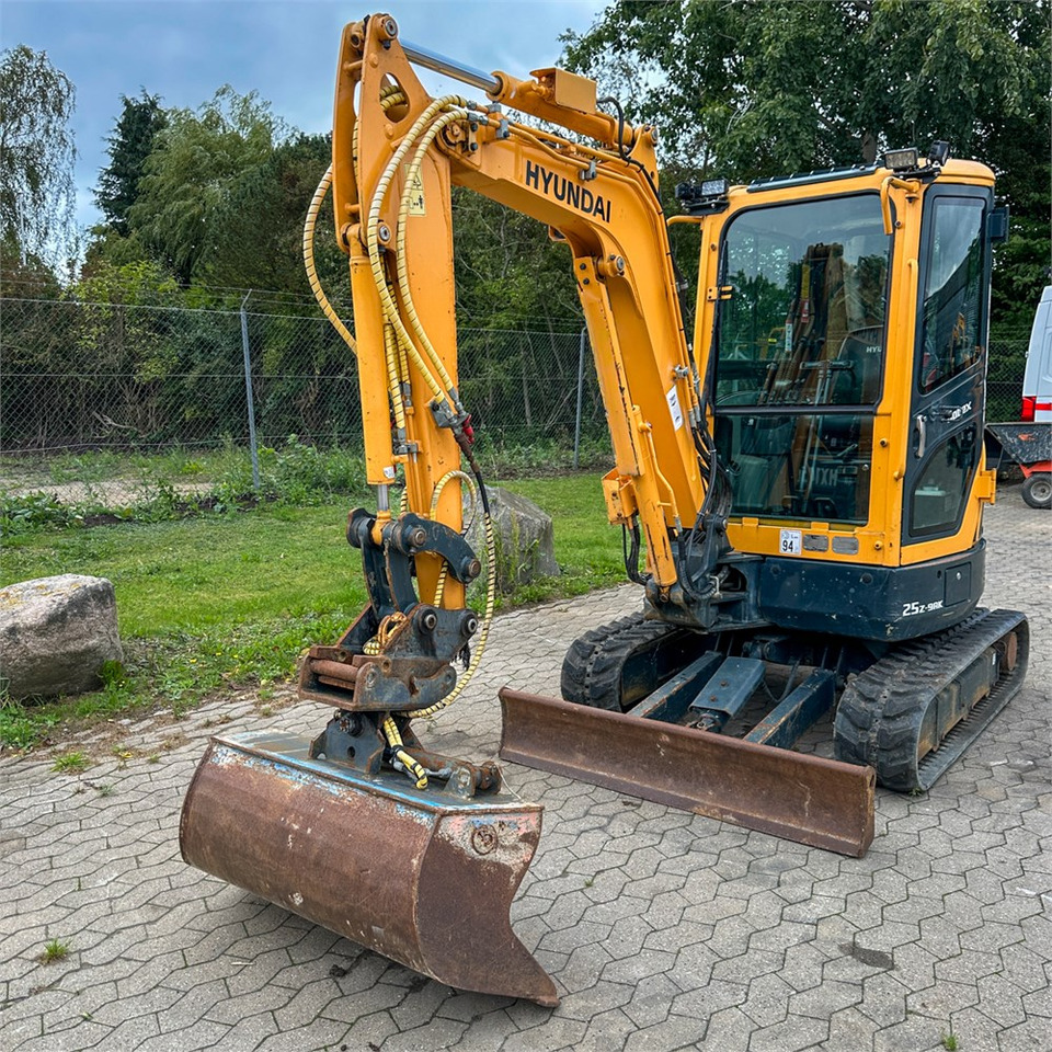 Hyundai Robex 25Z-9AK - حفارة مُصَّغرة: صورة 3 Hyundai Robex 25Z-9AK - حفارة مُصَّغرة: صورة 3