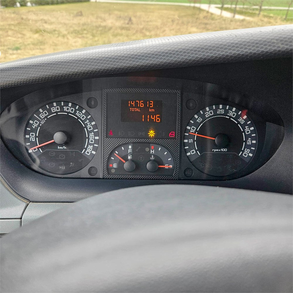 شاحنات مسطحة Iveco Stralis C35: صورة 13