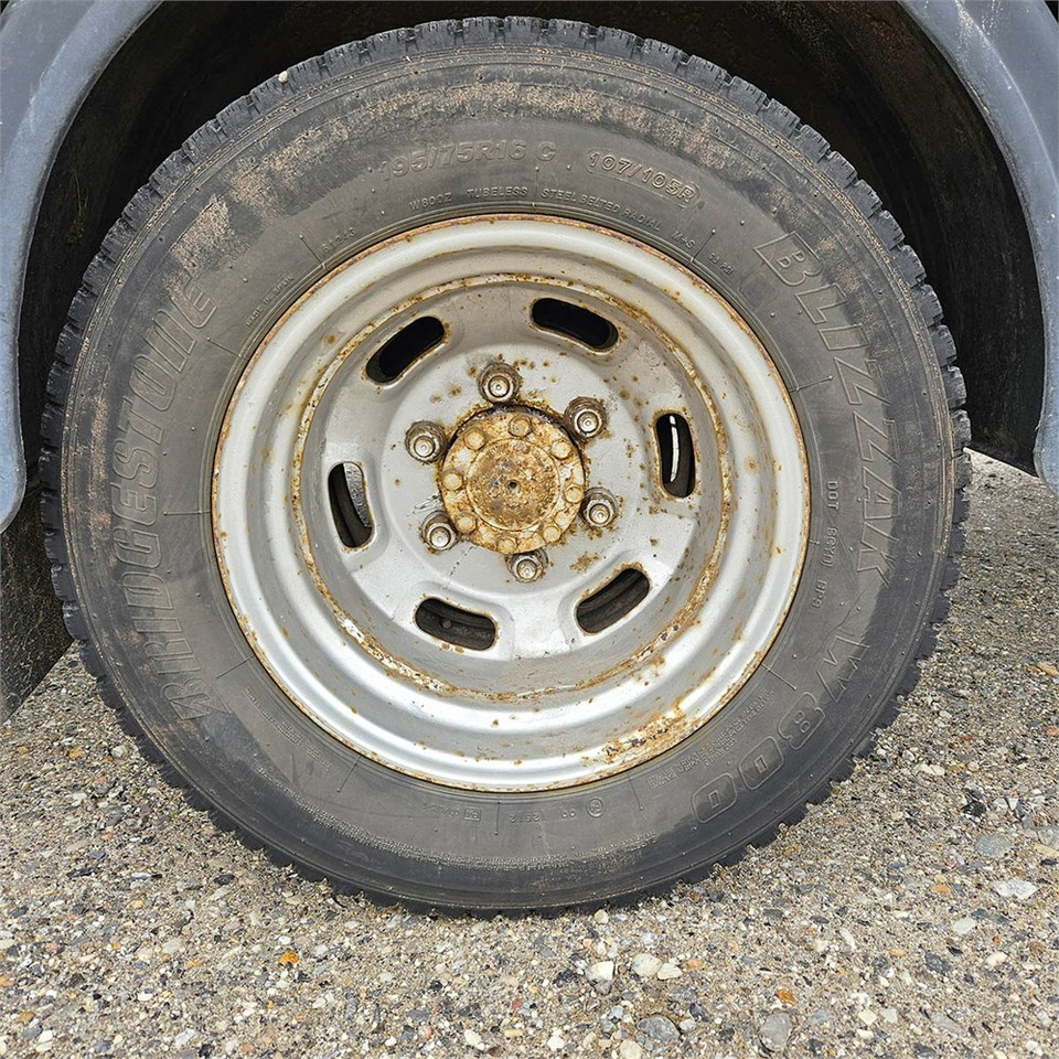 شاحنات مسطحة Iveco Stralis C35: صورة 26