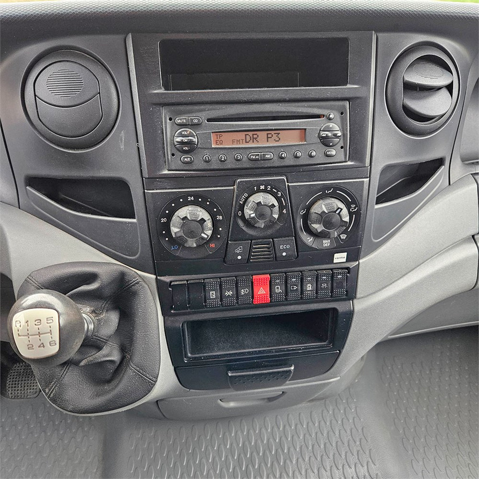 شاحنات مسطحة Iveco Stralis C35: صورة 14