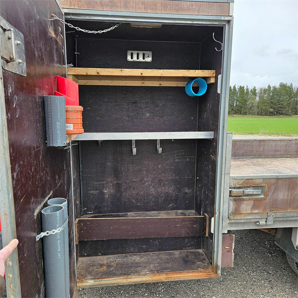 شاحنات مسطحة Iveco Stralis C35: صورة 20