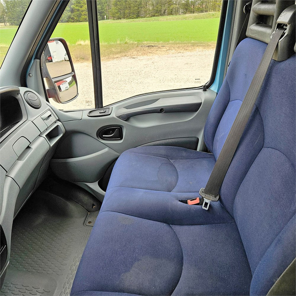 شاحنات مسطحة Iveco Stralis C35: صورة 11