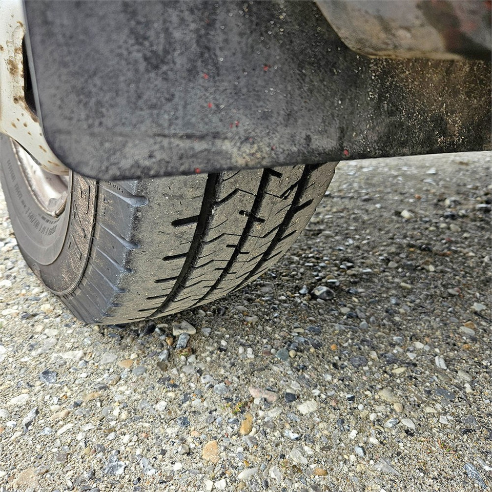 شاحنات مسطحة Iveco Stralis C35: صورة 31