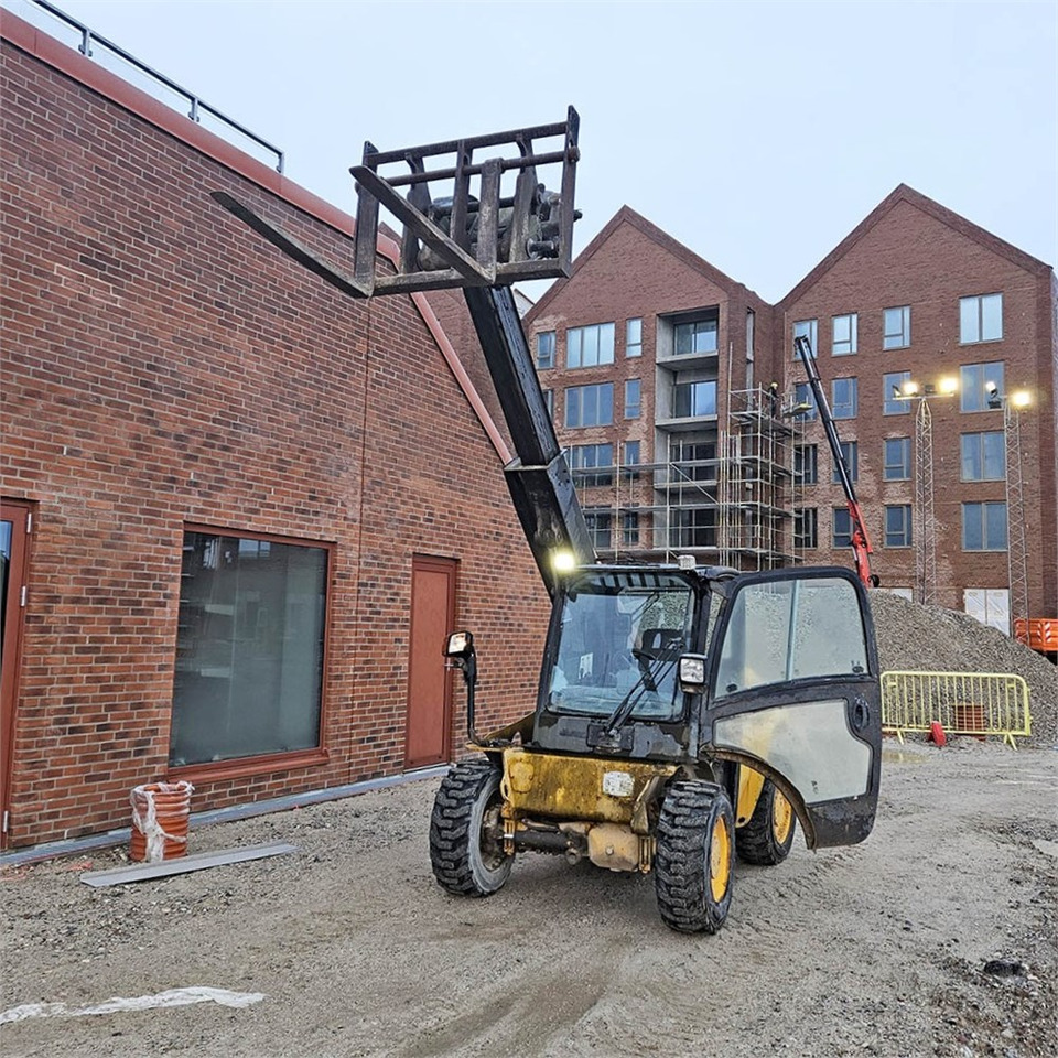 JCB 520-40 - رافعة تلسكوبية: صورة 4 JCB 520-40 - رافعة تلسكوبية: صورة 4