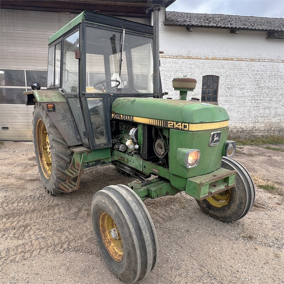 جرار John Deere 2140: صورة 6