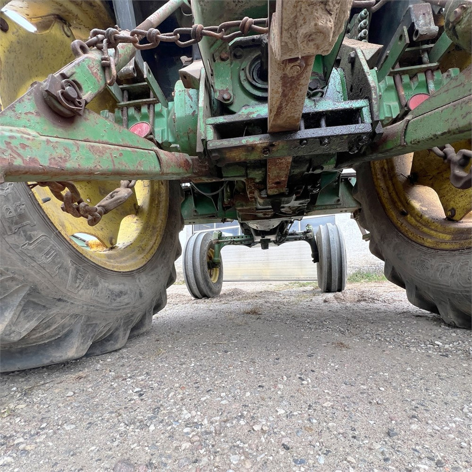 جرار John Deere 2140: صورة 31