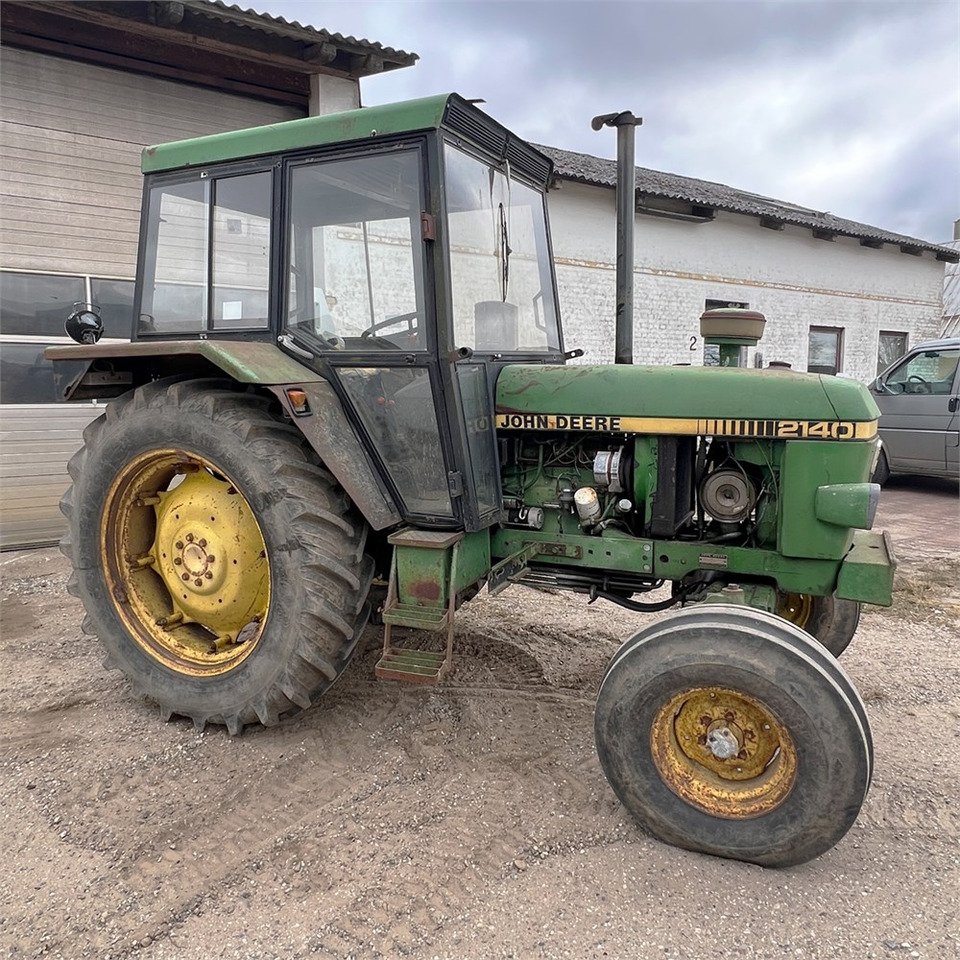 جرار John Deere 2140: صورة 7
