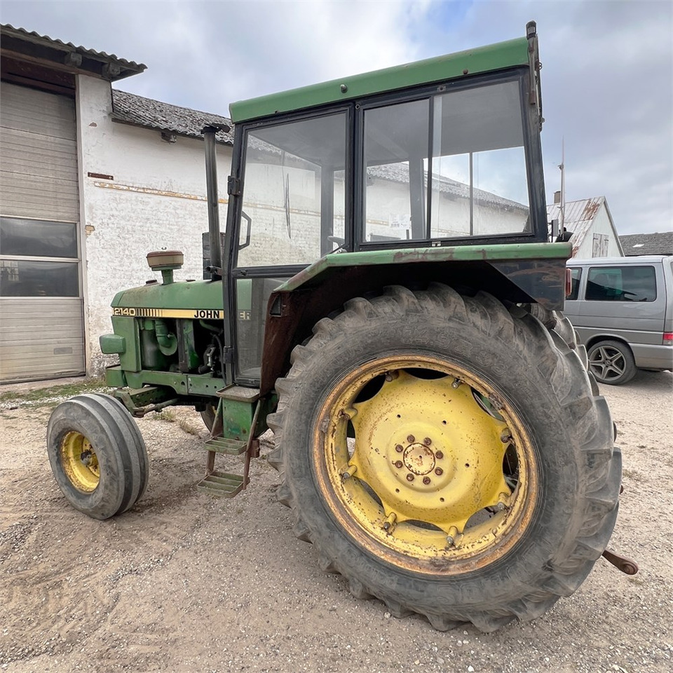 جرار John Deere 2140: صورة 13