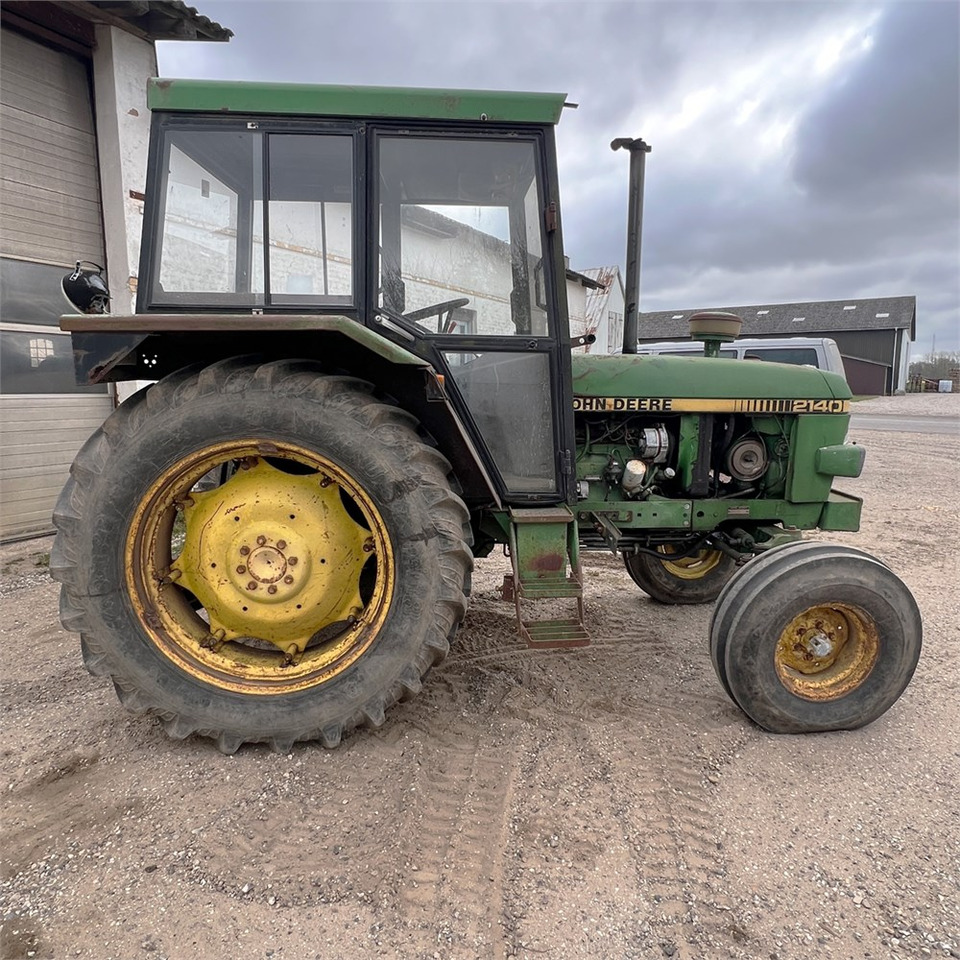 جرار John Deere 2140: صورة 8