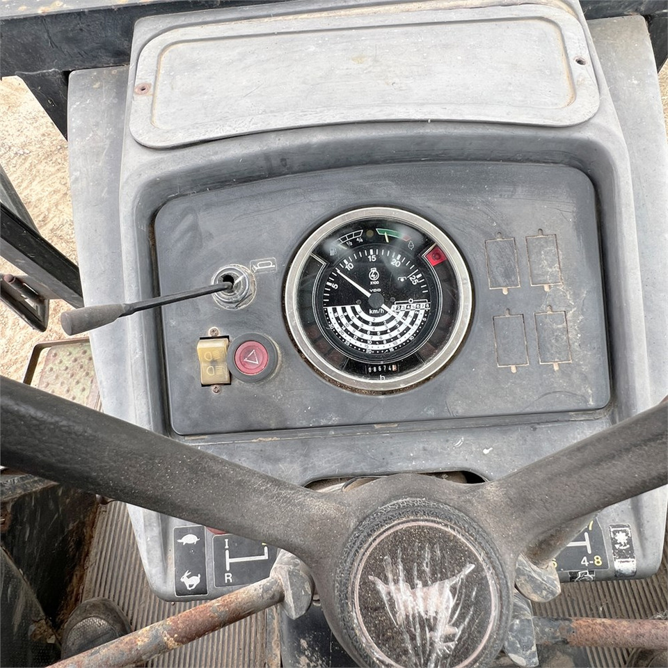 جرار John Deere 2140: صورة 21