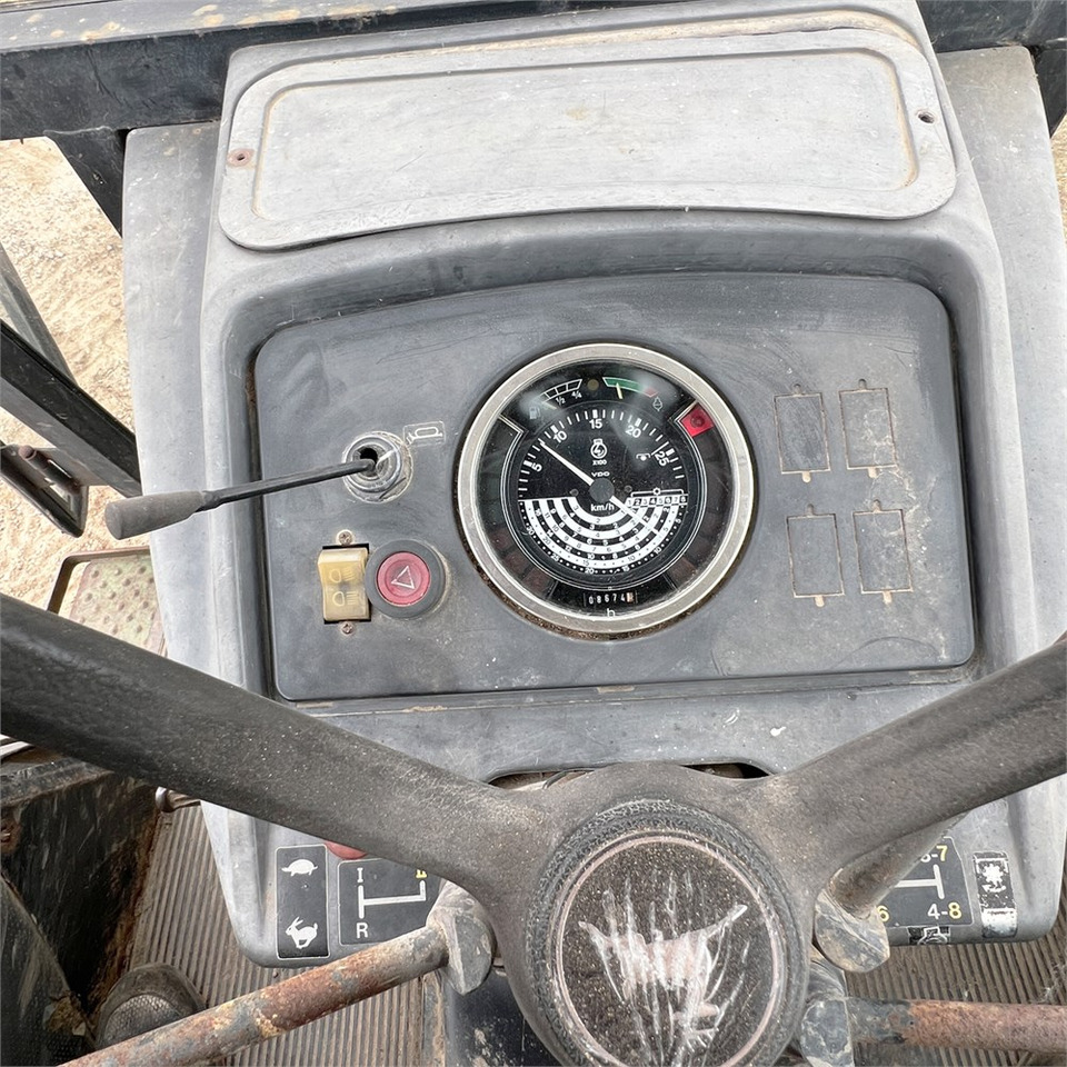 جرار John Deere 2140: صورة 22