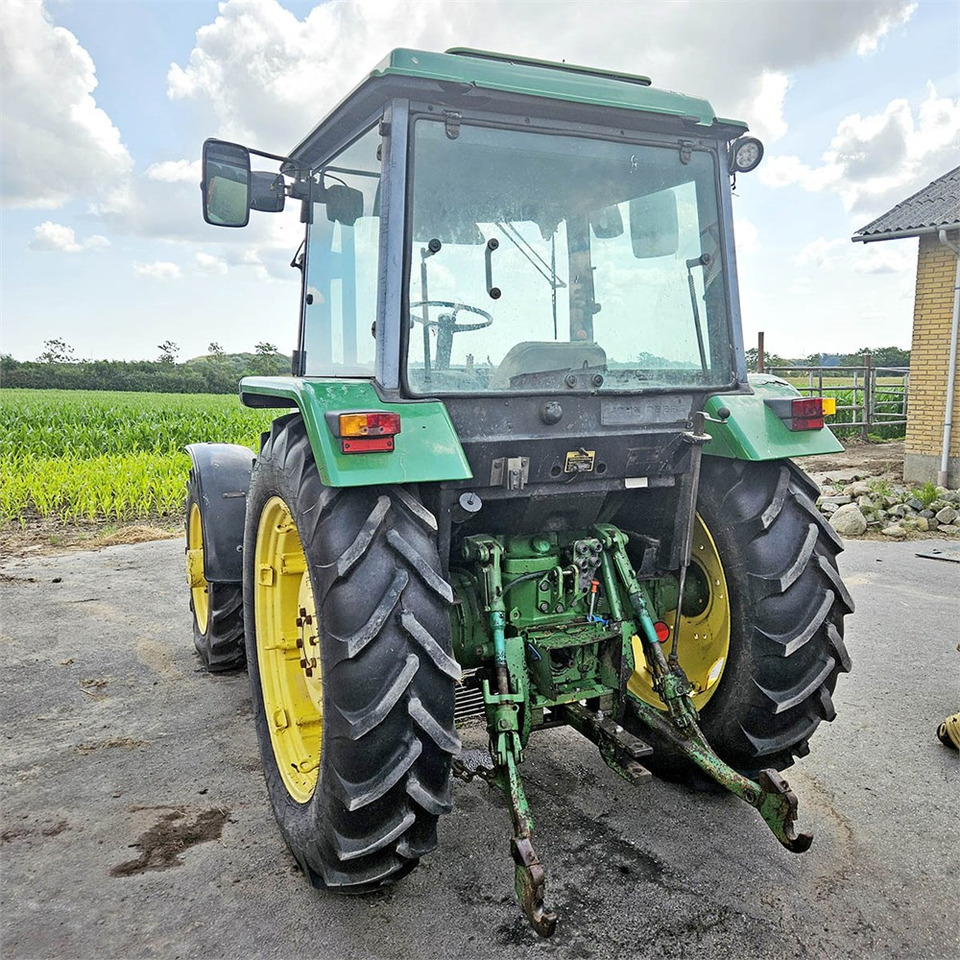 John Deere 2850 MFWD - جرار: صورة 4 John Deere 2850 MFWD - جرار: صورة 4