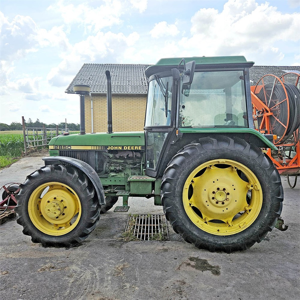 John Deere 2850 MFWD - جرار: صورة 5 John Deere 2850 MFWD - جرار: صورة 5
