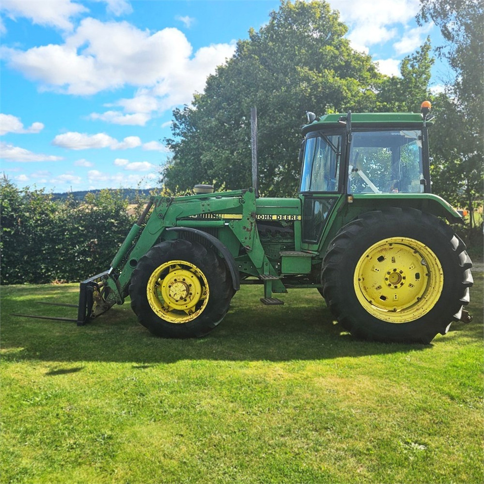 John Deere 3140 - جرار: صورة 1 John Deere 3140 - جرار: صورة 1