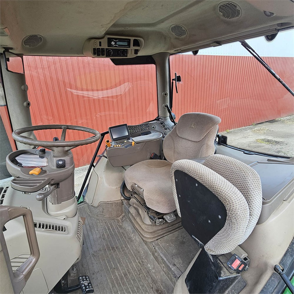 جرار John Deere 6210 R: صورة 10