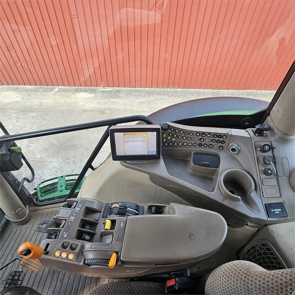 جرار John Deere 6210 R: صورة 12