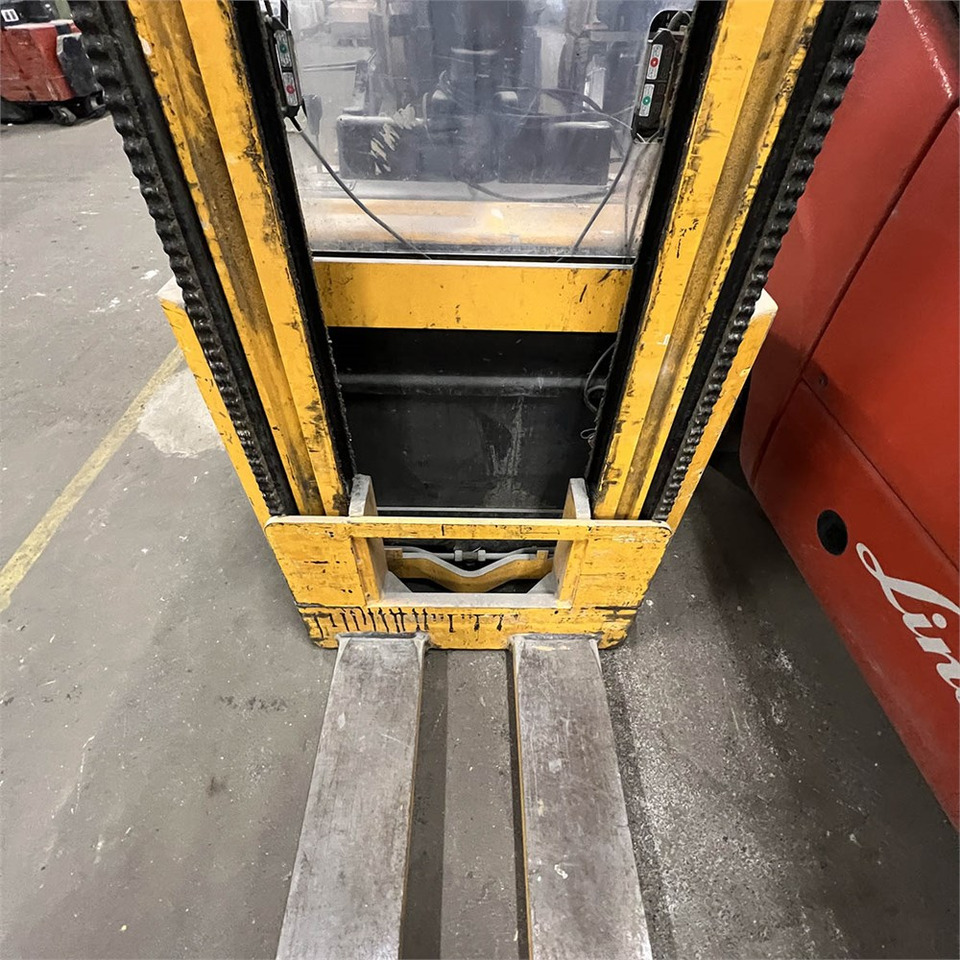 شاحنة باليت Jungheinrich Hawker Perfect Plus 3 PzB 300: صورة 9 شاحنة باليت Jungheinrich Hawker Perfect Plus 3 PzB 300: صورة 9