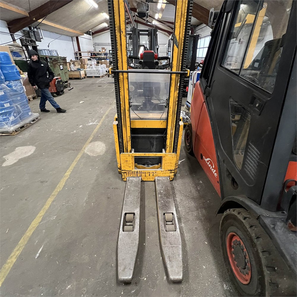 شاحنة باليت Jungheinrich Hawker Perfect Plus 3 PzB 300: صورة 7 شاحنة باليت Jungheinrich Hawker Perfect Plus 3 PzB 300: صورة 7