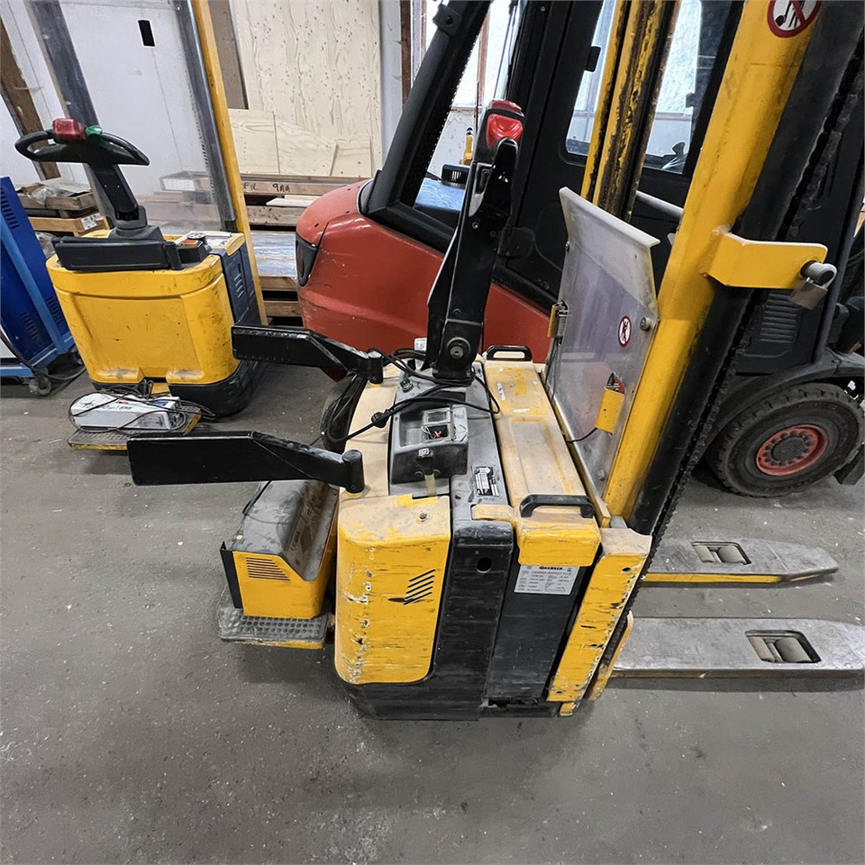 شاحنة باليت Jungheinrich Hawker Perfect Plus 3 PzB 300: صورة 12 شاحنة باليت Jungheinrich Hawker Perfect Plus 3 PzB 300: صورة 12