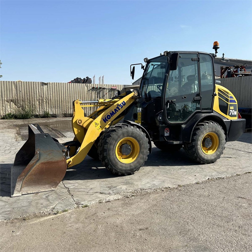 Komatsu WA70M - اللودر بعجل: صورة 2 Komatsu WA70M - اللودر بعجل: صورة 2