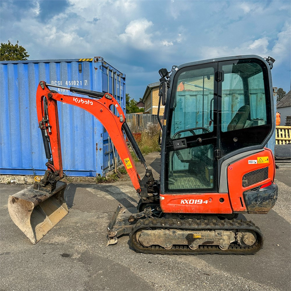 Kubota KX019-4 - حفارة مُصَّغرة: صورة 2 Kubota KX019-4 - حفارة مُصَّغرة: صورة 2